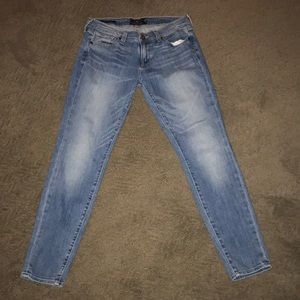 Lucky brand light wash “Charlie Skinny” Jeans